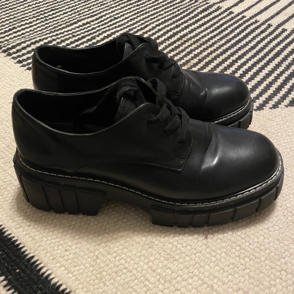 Black Steve Madden platform shoes